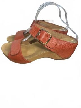 Dansko Tanya Milled Burnished Sandals Sz 10.5-11 Coral Leather Slide Bohemian